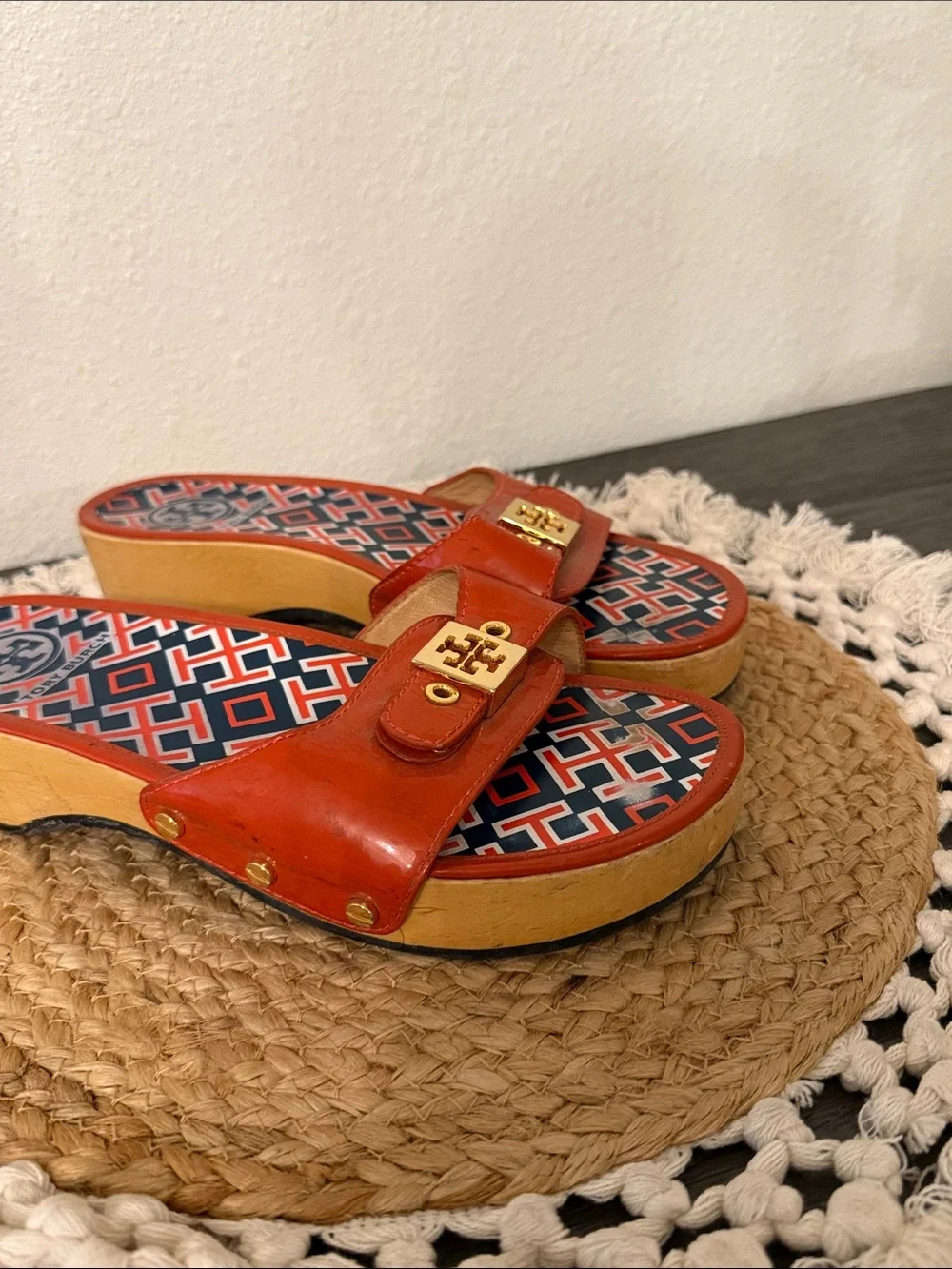 Tory Burch Orange Logo Patent Leather Wooden Platform Slide Sandals Size 8